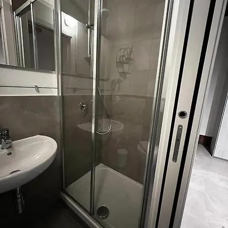 Nocleg ze śniadaniem Casa Carducci 33 *
