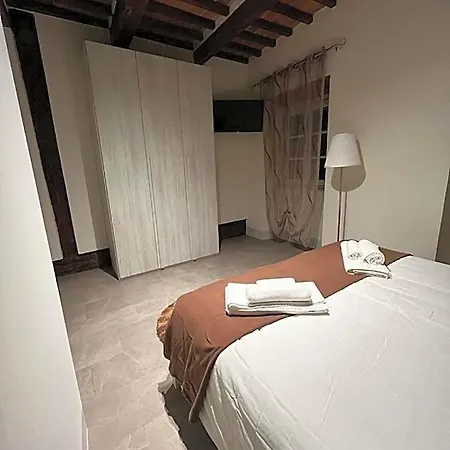 Casa Carducci 33 3* بيزا