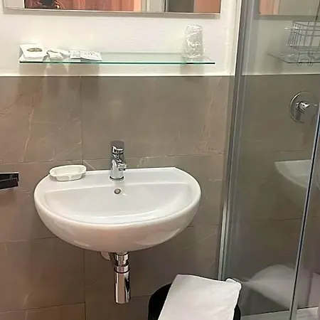 Casa Carducci 33 3* بيزا