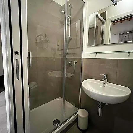 Casa Carducci 33 فندق مبيت وإفطار بيزا